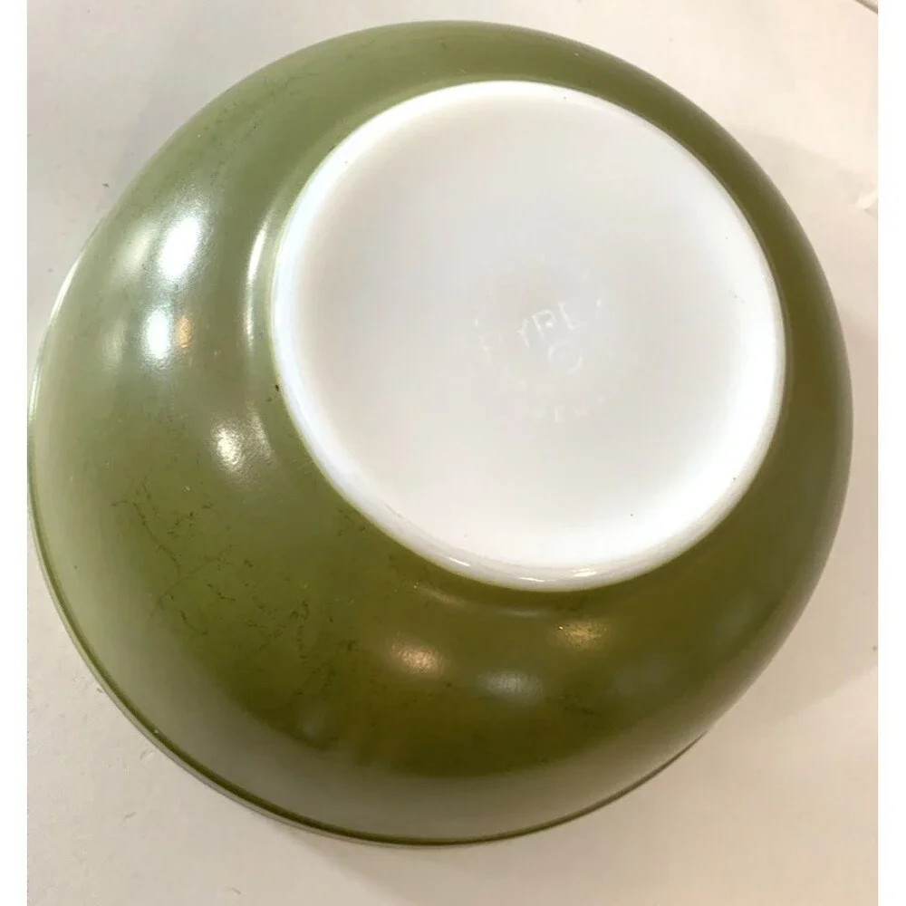 Vintage Pyrex 475‑B Avocado Green Mixing Bowl – 2½ Qt USA 1960s-1970s